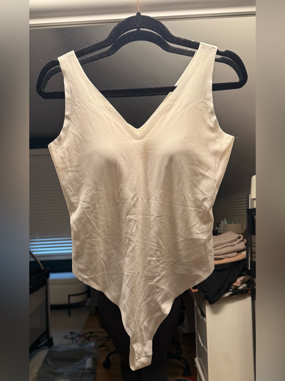 Comfelie White V Neck BodySuit, NWT